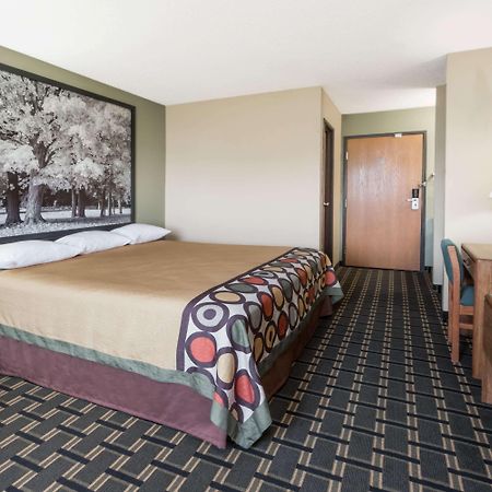 Super 8 By Wyndham Greenville מראה חיצוני תמונה