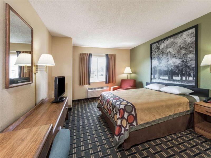 Super 8 By Wyndham Greenville מראה חיצוני תמונה