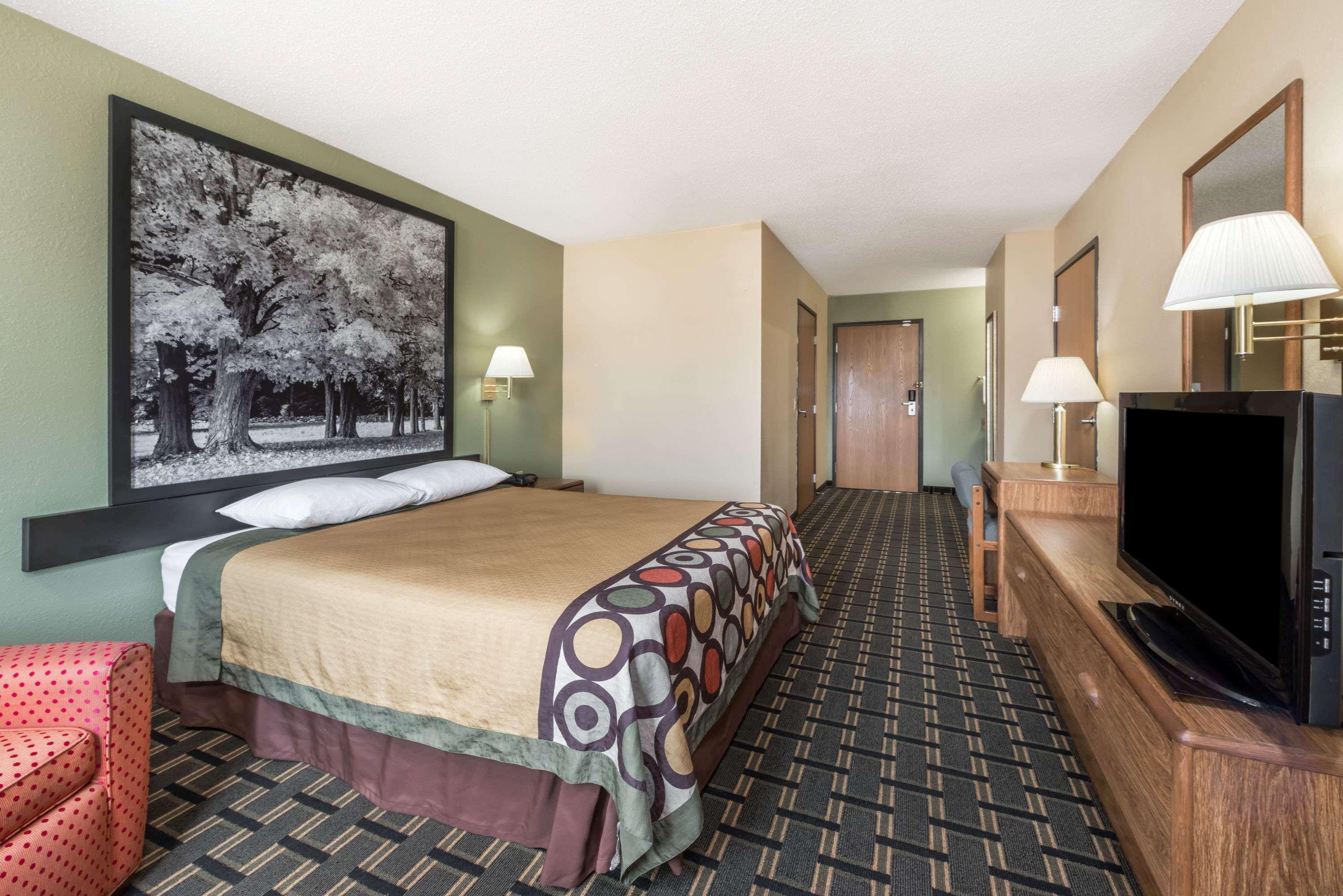 Super 8 By Wyndham Greenville מראה חיצוני תמונה