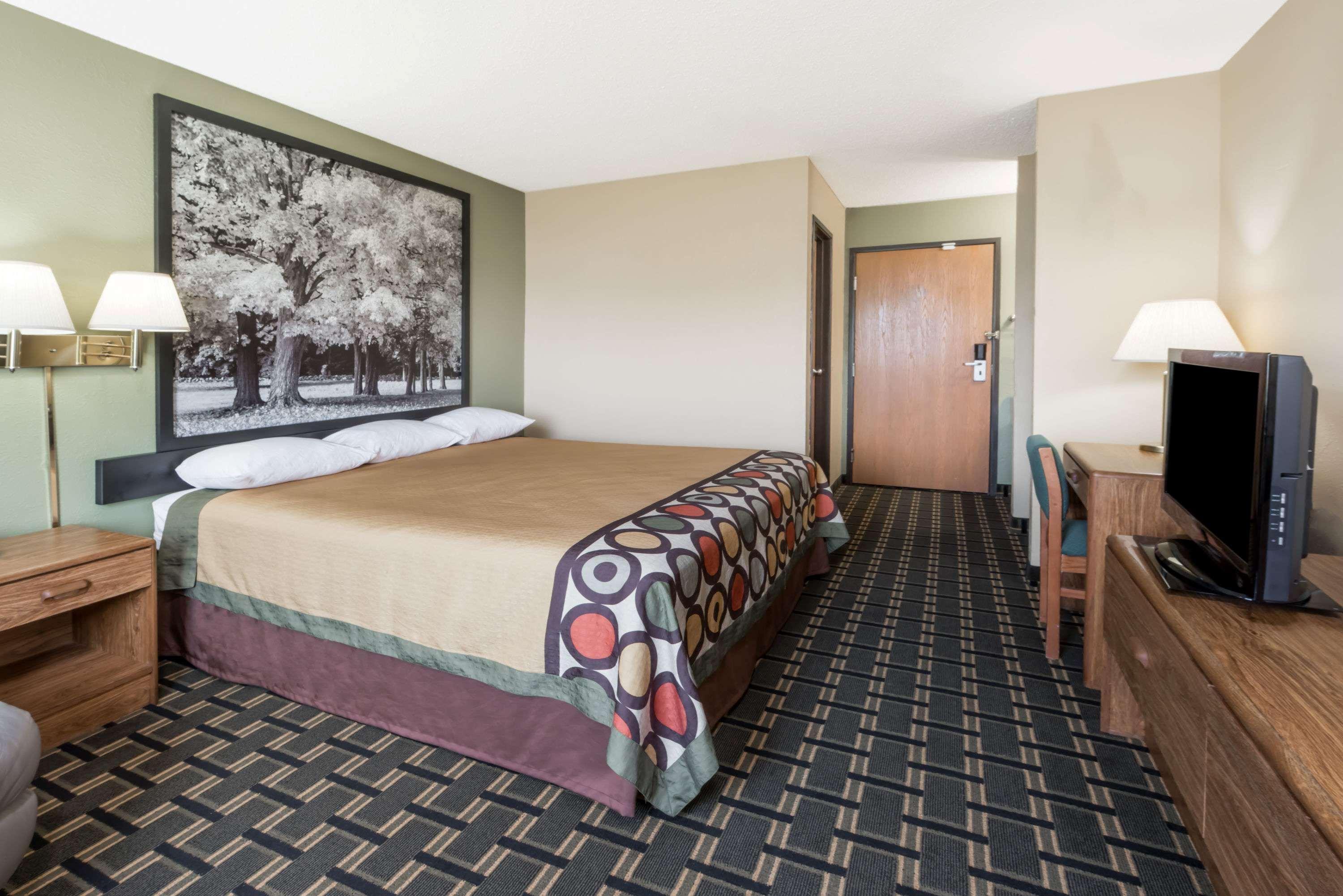 Super 8 By Wyndham Greenville מראה חיצוני תמונה