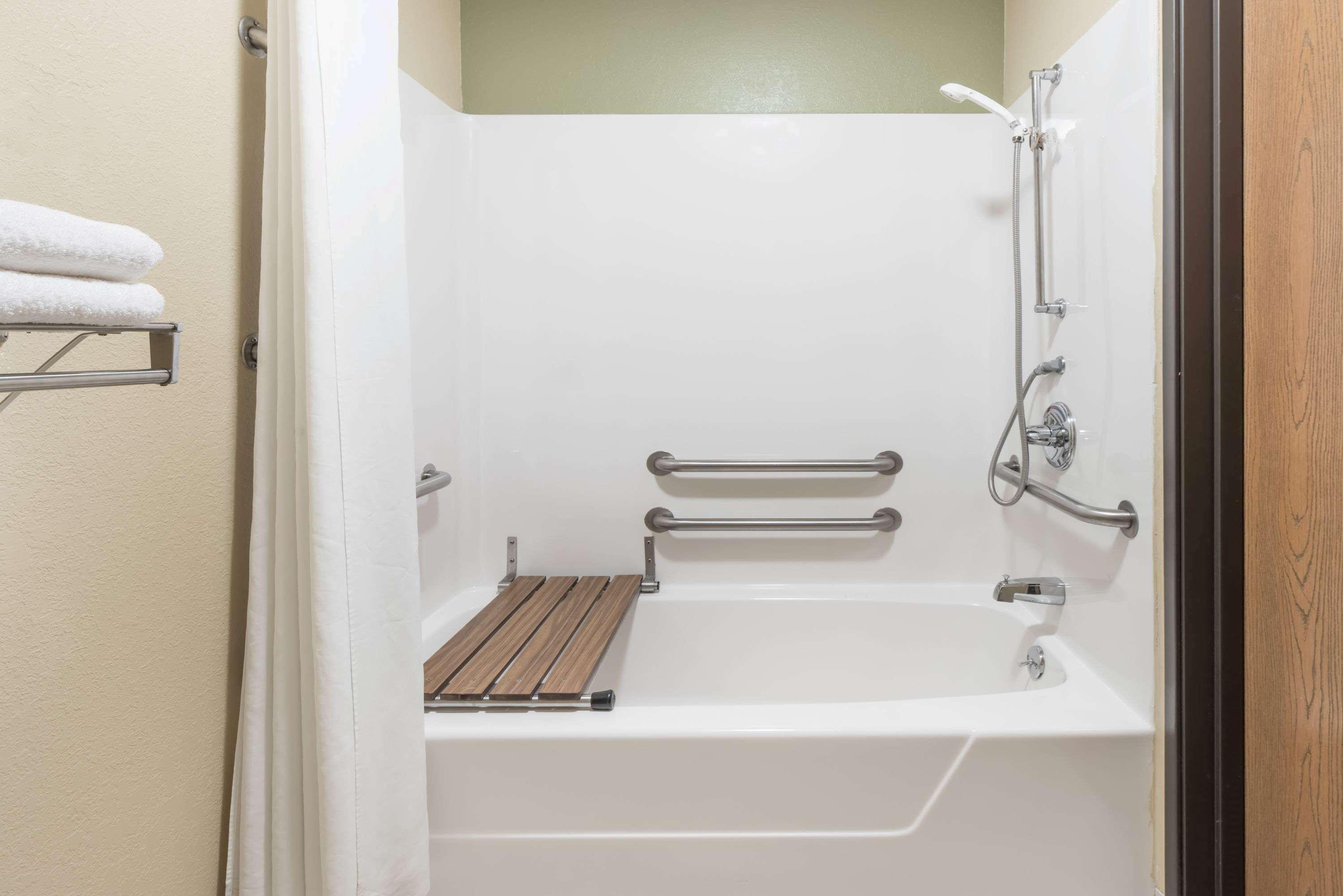 Super 8 By Wyndham Greenville מראה חיצוני תמונה