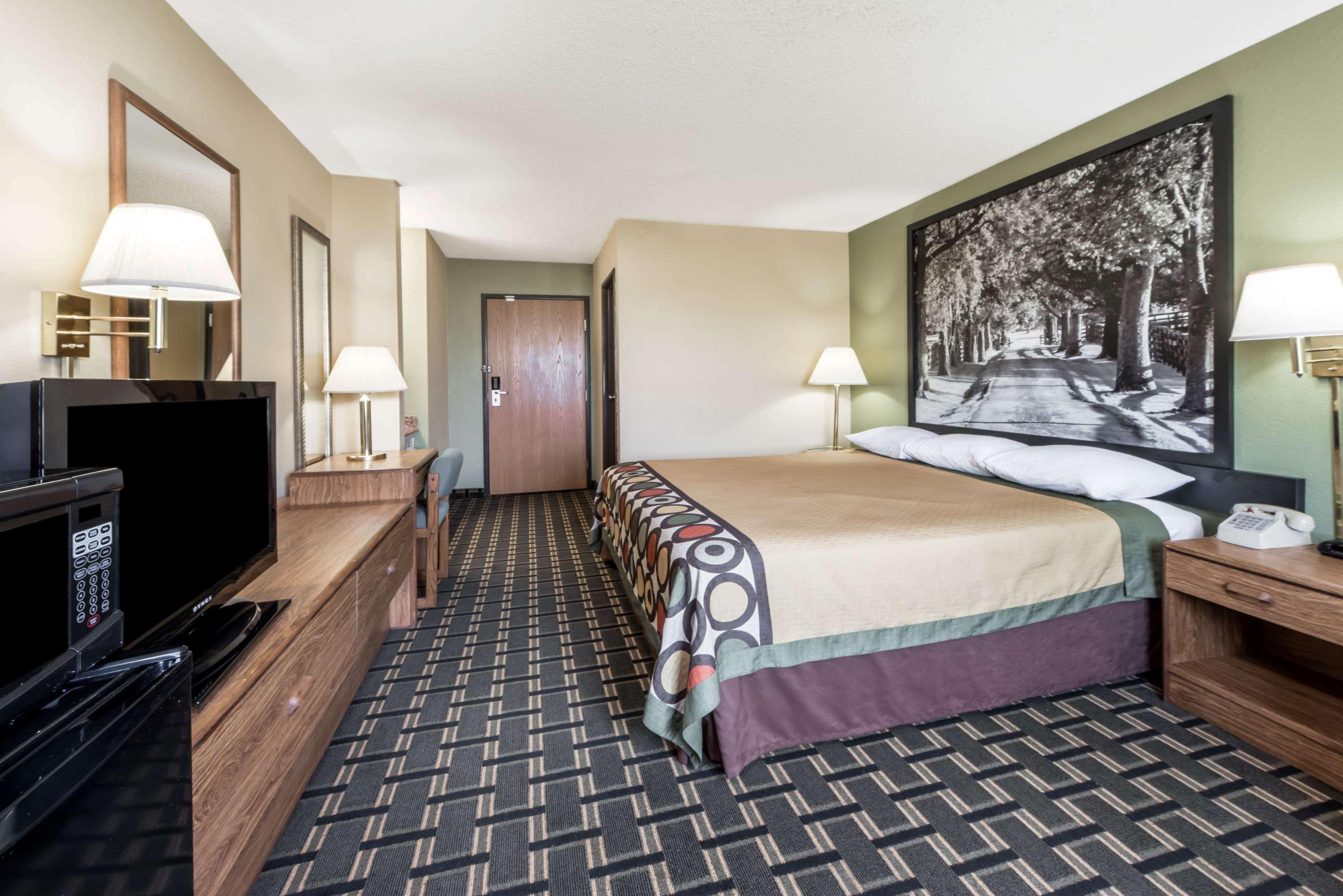 Super 8 By Wyndham Greenville מראה חיצוני תמונה